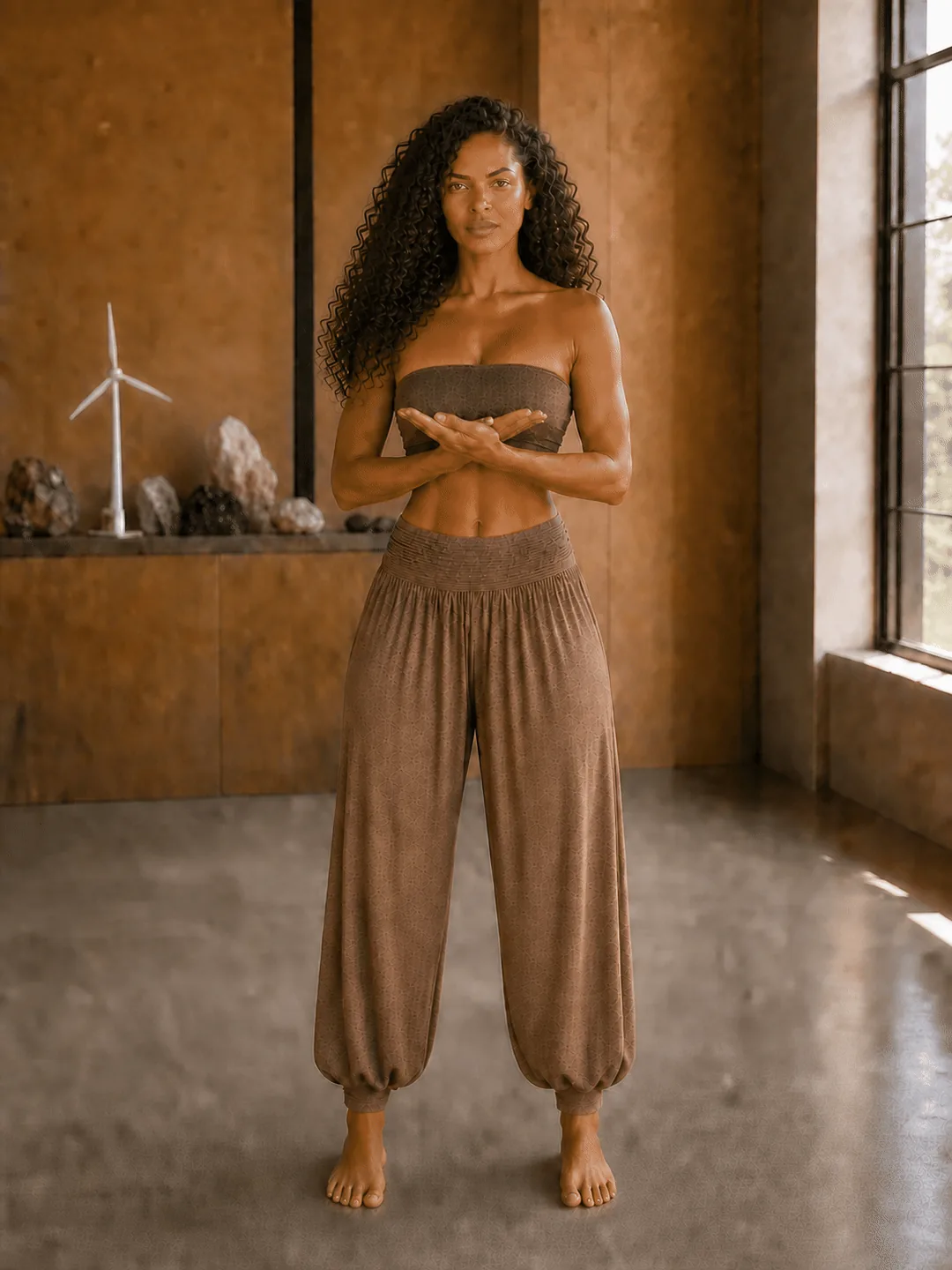 Step 3: Keeping the gaze forward, slowly lift the crossed hands close to the body's midl