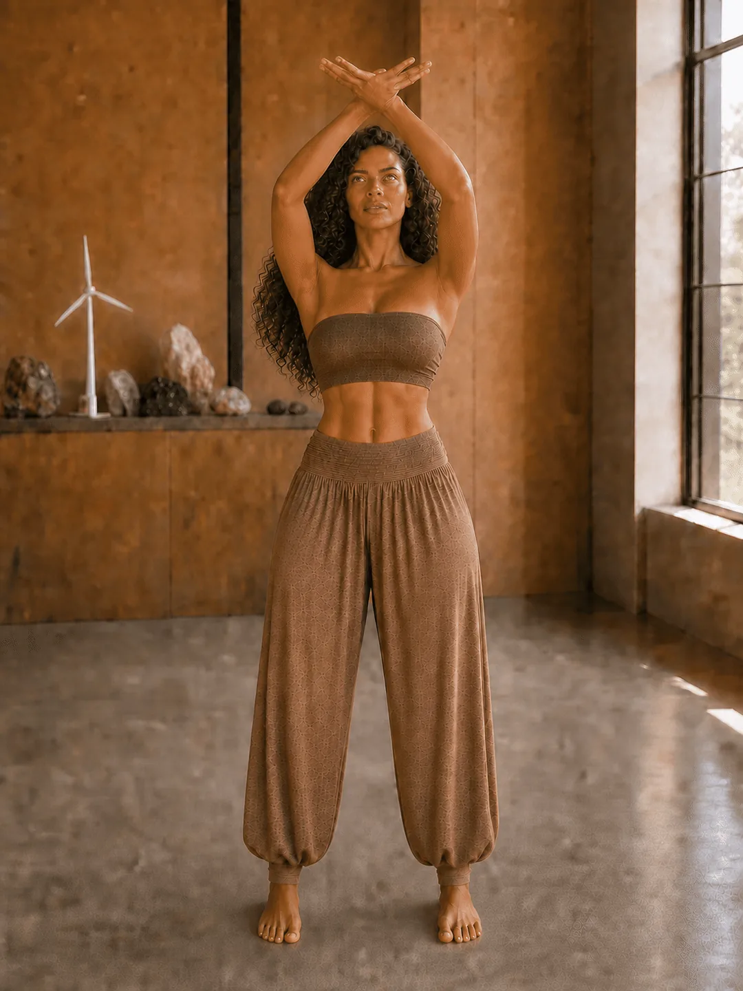 Step 4: Gradually straighten the knees within a comfortable range as the hands turn and